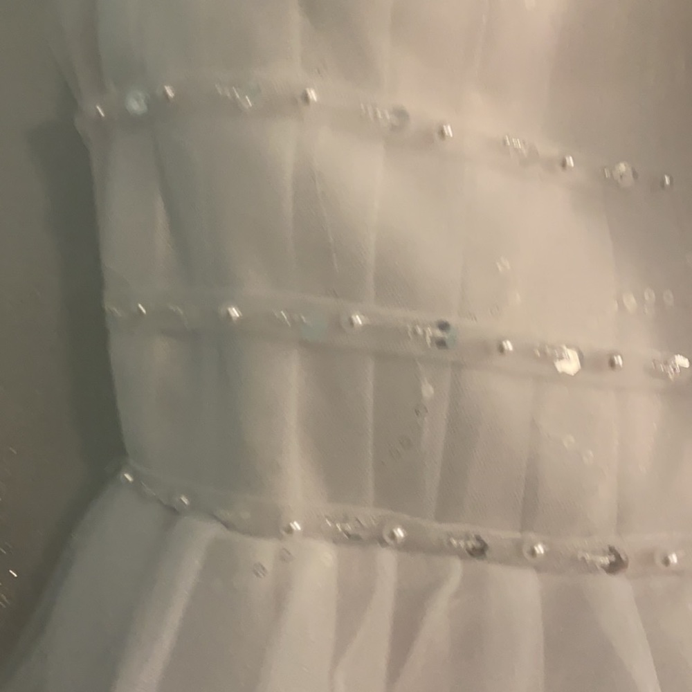 Wedding gown - Picture 11 of 12